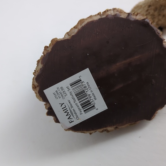 FAMILY CHRISTIAN STORES Baby Jesus And Lamb Resin Pageant Figurines - Picture 2 of 3